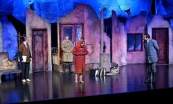 Mersin Şehir Tiyatrosu Dünya Tiyatro Günü'nü sahnede kutladı