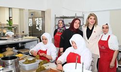 Milletvekili Ölmeztoprak esnafla buluştu, hanelere misafir oldu