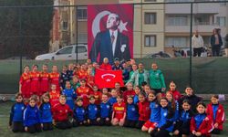 Milli Takımlar Kaleci Departmanı Koordinatörü Alper Boğuşlu Bilecik Kolej Spor Kulübünü ziyaret etti