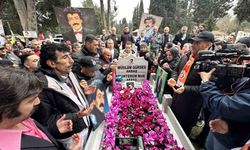 'Müslüm Baba' unutulmadı: Sevenleri ölümünün 13'üncü yılında mezarı başında buluştu