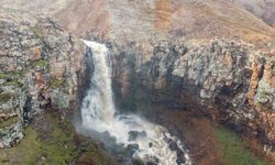 Muş'ta kar sularının erimesi ile şelale ve akarsular coştu