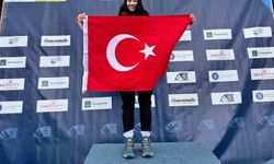 Niğdeli sporcu Ebru Tuncer'den çifte gurur