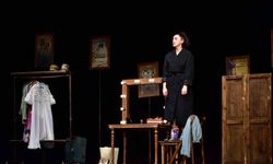 Ödüllü 'Yan Rol' Bursa'da ayakta alkışlandı