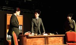 Öğrenciler, Mehmet Akif Ersoy'u tiyatro ve resim sergisiyle anlattı