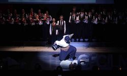 Öğrencilerinin 'Bir Hilal Uğruna' oratoryosu ayakta alkışlandı