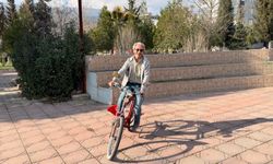 Osmaniye'de 47 yıllık berberin 41 yıllık bisiklet sevdası