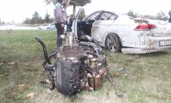 Otomobil kavşakta devrildi: Ortalık savaş alanına döndü