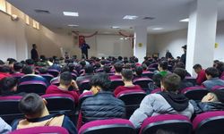 Polisten Niğde'de vatandaş ve öğrencilere yönelik bilgilendirme çalışmaları