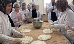 Ramazan pidesinin üretimini yerinde gördüler