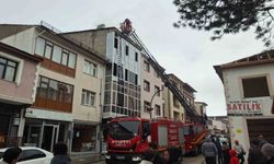 Refahiye'de tarihi lokantada baca yangını paniğe neden oldu