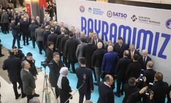 Sakarya protokolü ve vatandaş bayramlaştı