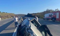 Sakarya'da kontrolden çıkan otomobildeki 2 kişi yaralandı