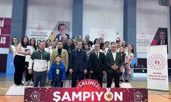 Salihli'de Kadınlar Günü'ne özel voleybol turnuvası büyük heyecana sahne oldu