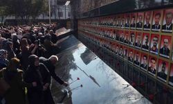 Şehit annelerinin evlat özlemi yürekleri dağladı: Fotoğraflarına bakıp dua ettiler