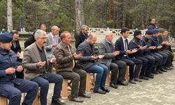 Şehit Hava Pilot Teğmen Yavuz Eracar kabri başında anıldı