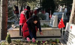 Şehitliklerde temizlik ve bakım çalışmaları başlatıldı