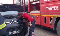 Seyir halindeki minibüste yangın paniği