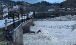 Şiddetli yağışların kullanılamaz hale getirdiği Sarıkavak Köprüsü 110 milyona yeniden yapılacak