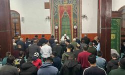 Tercan'da vatandaşlar Kadir Gecesi'nde camileri doldurdu