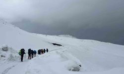 Tipi ve kar yağışı zirve tırmanışına izin vermedi