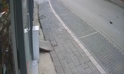 Tokat'ta otomobil markete girdi: 2 yaralı