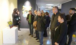 Üniversite öğrencileri atıkları sanata dönüştürdü