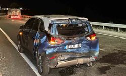 Uşak'ta tır ile otomobilin çarpışması sonucu aynı aileden 4 kişi yaralandı