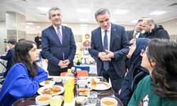 Vali Baruş öğrencilerle iftar yaptı
