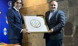 Yakutiye Medresesi'nde, tefekkür dolu bir buluşma