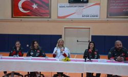 A Milli Kadın Futbol Takımı, Sinop'ta öğrencilerle buluştu