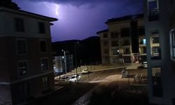 Adıyaman'da şimşekler geceyi aydınlattı