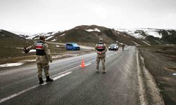 Ağrı'da huzur uygulamasında 21 aranan şahıs yakalandı