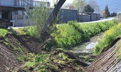 Akhisar'da 5 kilometrelik dere hattı temizleniyor