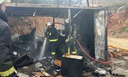 Alanya'da işçilerin kaldığı konteyner alevlere teslim oldu