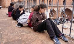 Alanya'da Kızılkule'nin 800. yılında 800 öğrenci aynı anda kitap okudu