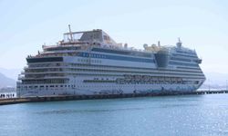 Alanya'ya lüks kruvaziyer ile 2 bin turist geldi