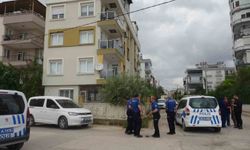 Aracın anahtarını vermeyen annesine sinirlenince eve pompalı tüfekle ateş açtı