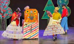 Aydın'da minikler tiyatro ile buluştu