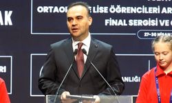 Bakan Kacır: 'Türk gençliği, tam bağımsız ve müreffeh Türkiye'yi kararlılıkla inşa edecektir'