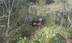 Balıkesir'de traktör şarampole uçtu; 2 yaralı