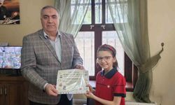 Bandırma'da kütüphane haftasında örnek öğrencilere ödül