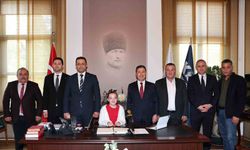 Başkan Aras, koltuğunu minik Azra'ya devretti