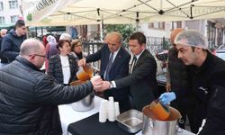 Başkan Aydın'ın cuma durağı Muradiye Mahallesi oldu