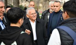 Başkan Büyükkılıç, Mimarsinan Parkı'nda vatandaşlar ve öğrencilerle bir araya geldi