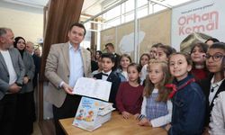 Başkan Erkan Aydın Bursa 23. Kitap Fuarı'nda çocuk yazarlarla buluştu