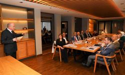 Başkan Özlü siyasi parti il başkanlarına yatırımları anlattı