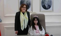 Başkan Şahin koltuğunu devretti