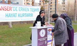 Bayburt'ta Kanser Haftası kapsamında bilgilendirme standı açıldı