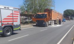 Bayındır'da atık taşıma kamyonu alev aldı