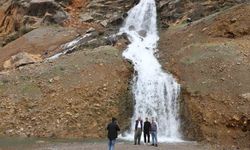 Beyaz Su Şelalesi ilgi odağı oldu